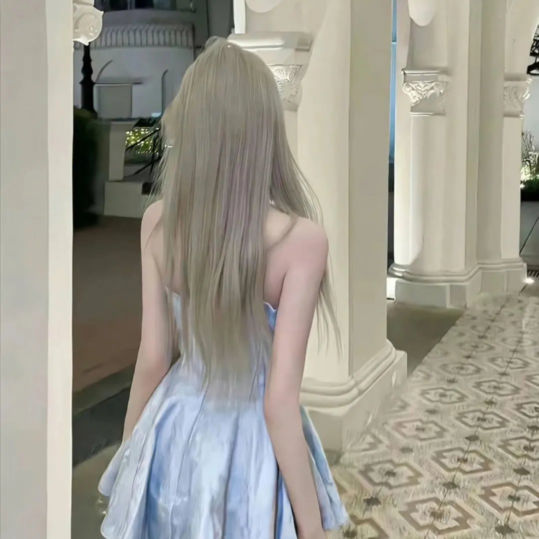 泡沫欢腾的香槟美酒